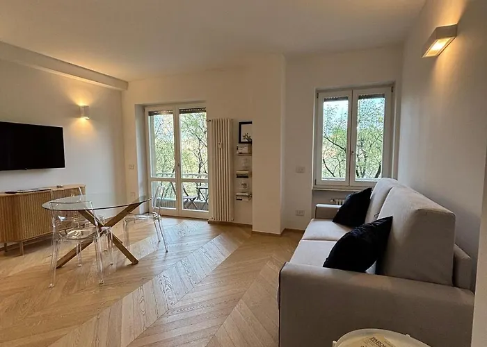 Bright Apartment With Balcony - Navigli Milan